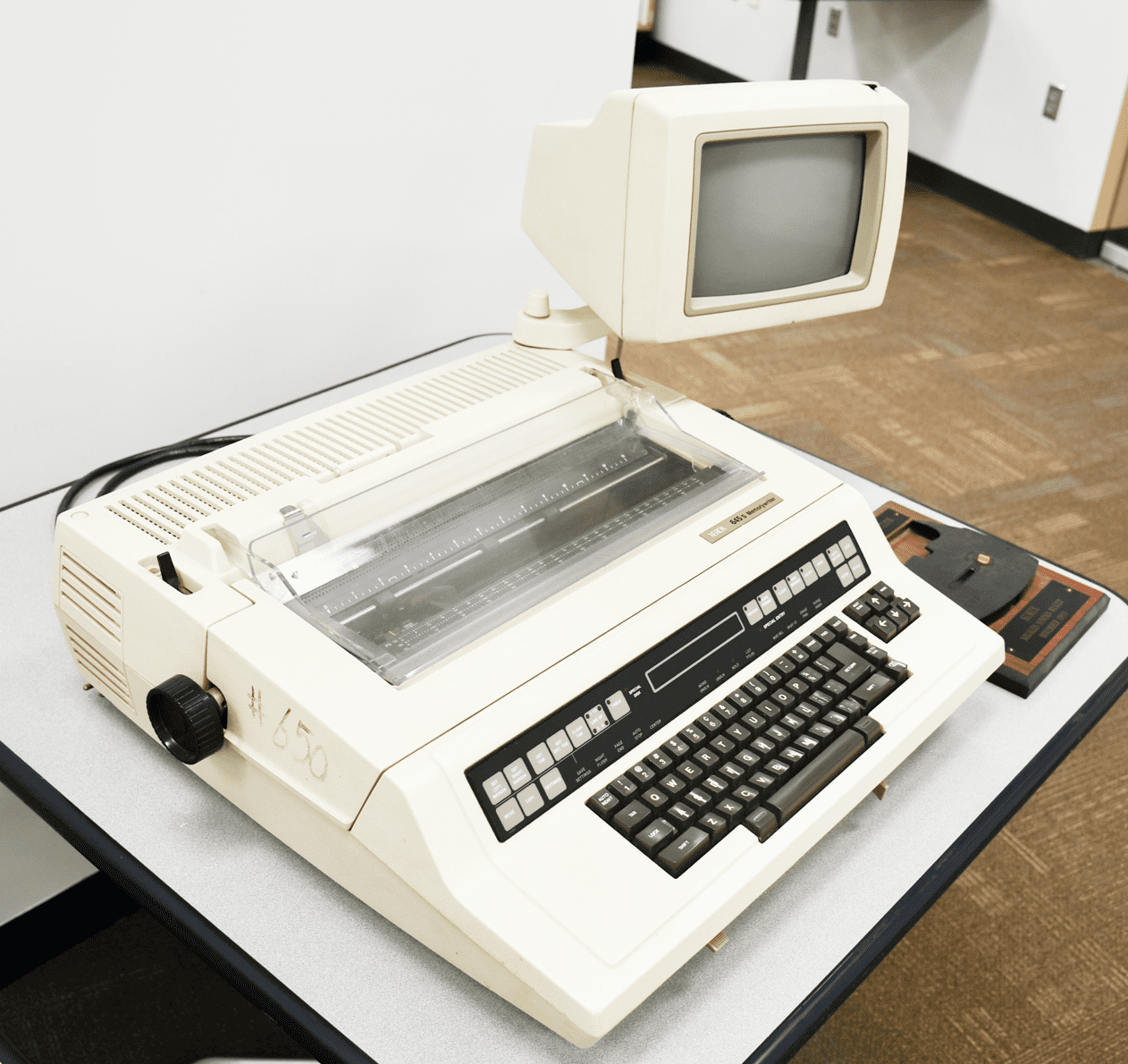 Elektronische Schreibmaschine mit Rechtschreibprüfung - entwickelt 1985 von Xerox!